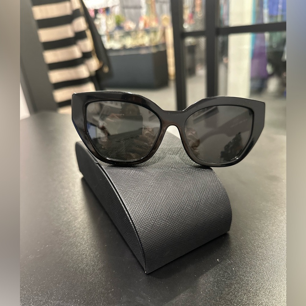 Prada Sunglasses w/ case - Picture 2 of 5